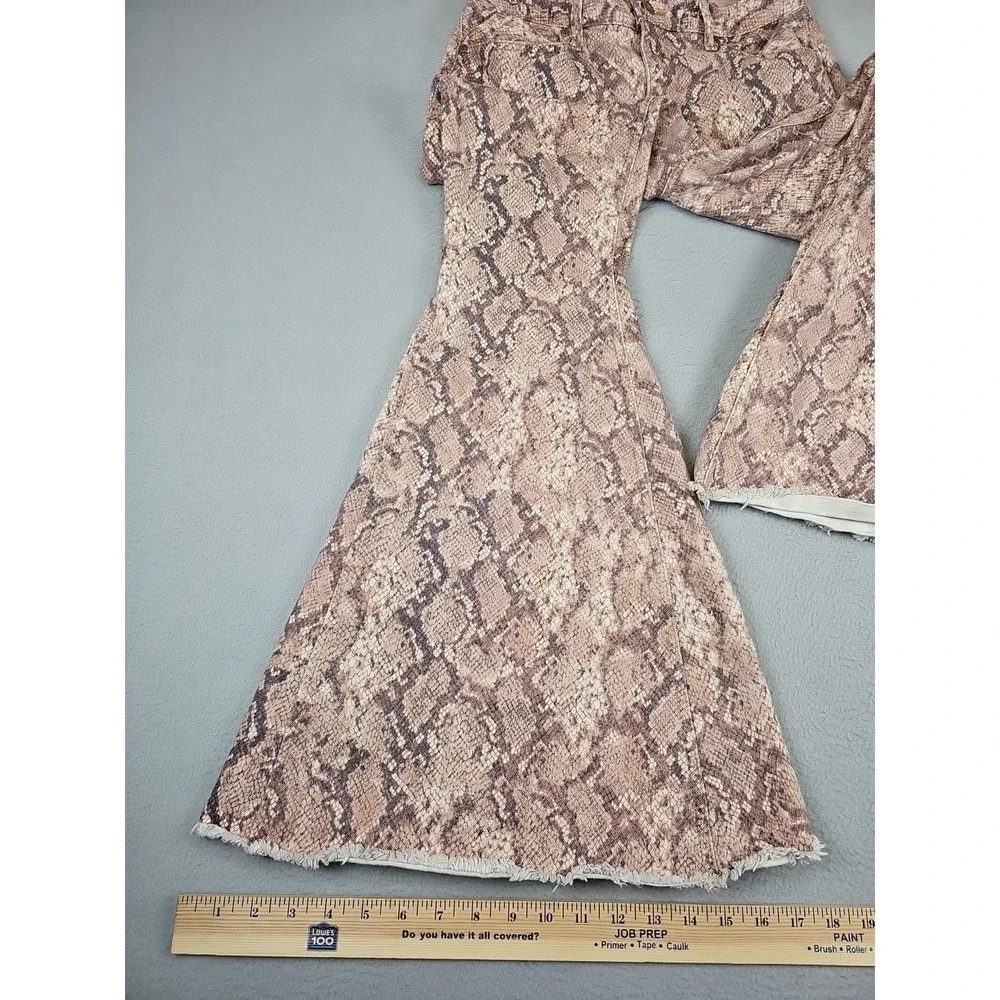 Shyanne Bell Bottoms Jeans Size 30x32 Taupe Snake Skin Print High Rise Flare - Picture 2 of 8